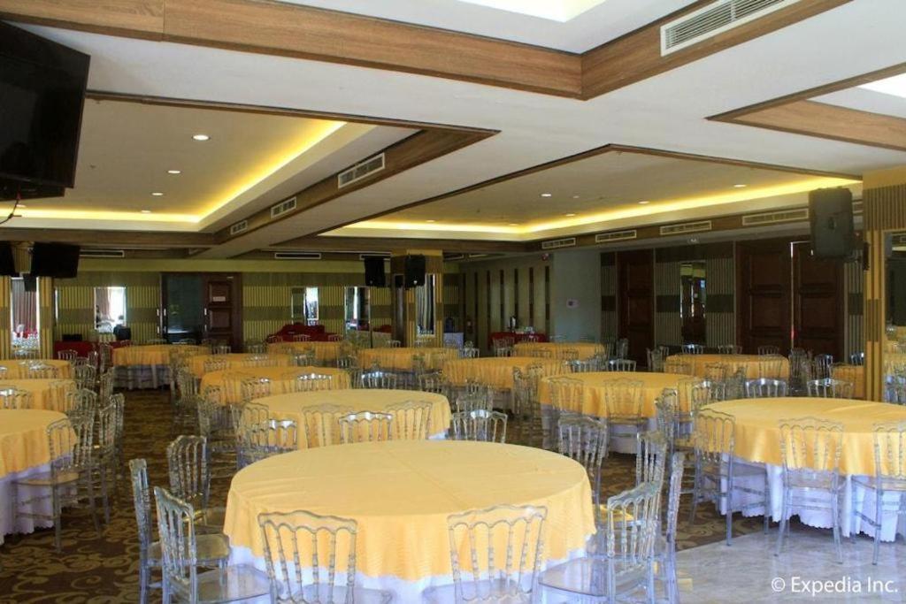 Newtown Plaza Hotel バギオ エクステリア 写真