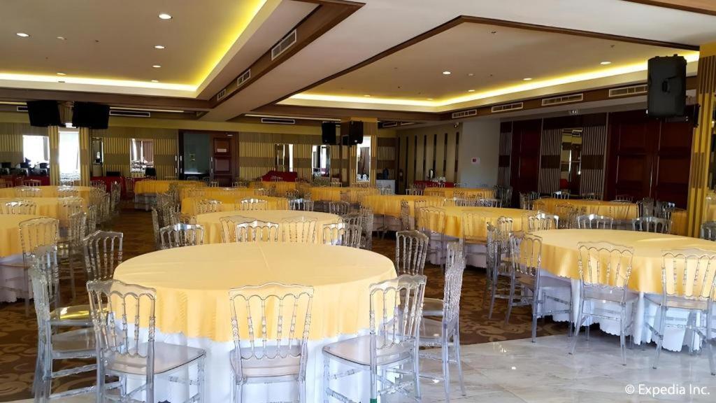 Newtown Plaza Hotel バギオ エクステリア 写真