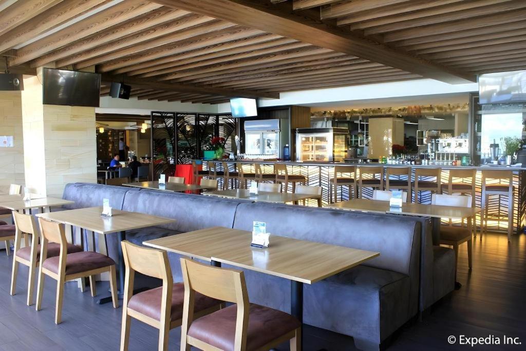 Newtown Plaza Hotel バギオ エクステリア 写真